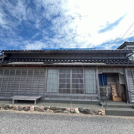 ゲストハウス黒島 Anamizu Bagian luar foto